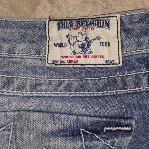 Women's shorts - Picture 2 of 4